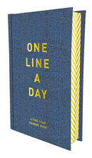 Canvas One Line a Day by Chronicle Books