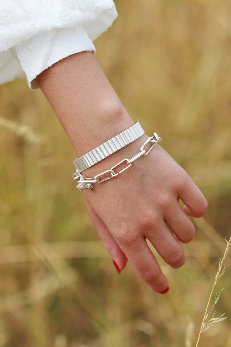 Classic Ondulée Bangle (Silver or Gold)