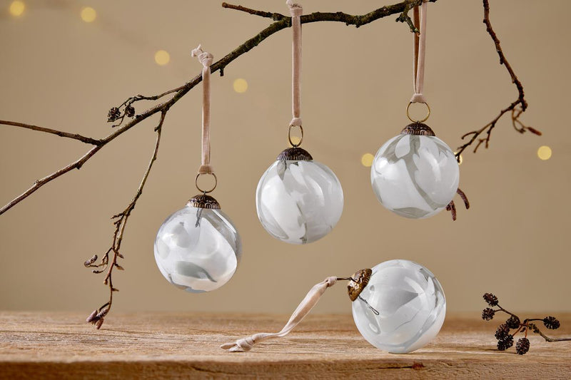 Lohara Baubles - White (set of 4)